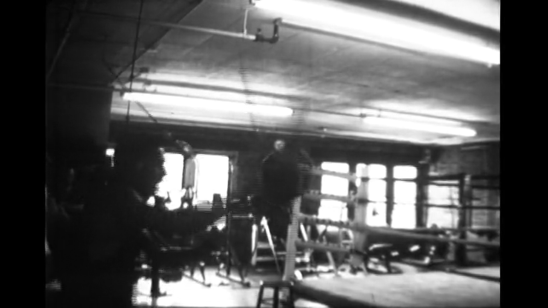 RING SIDE still 03